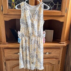 Maurices White Floral Sundress with Yellow & Black Print size XS EUC
